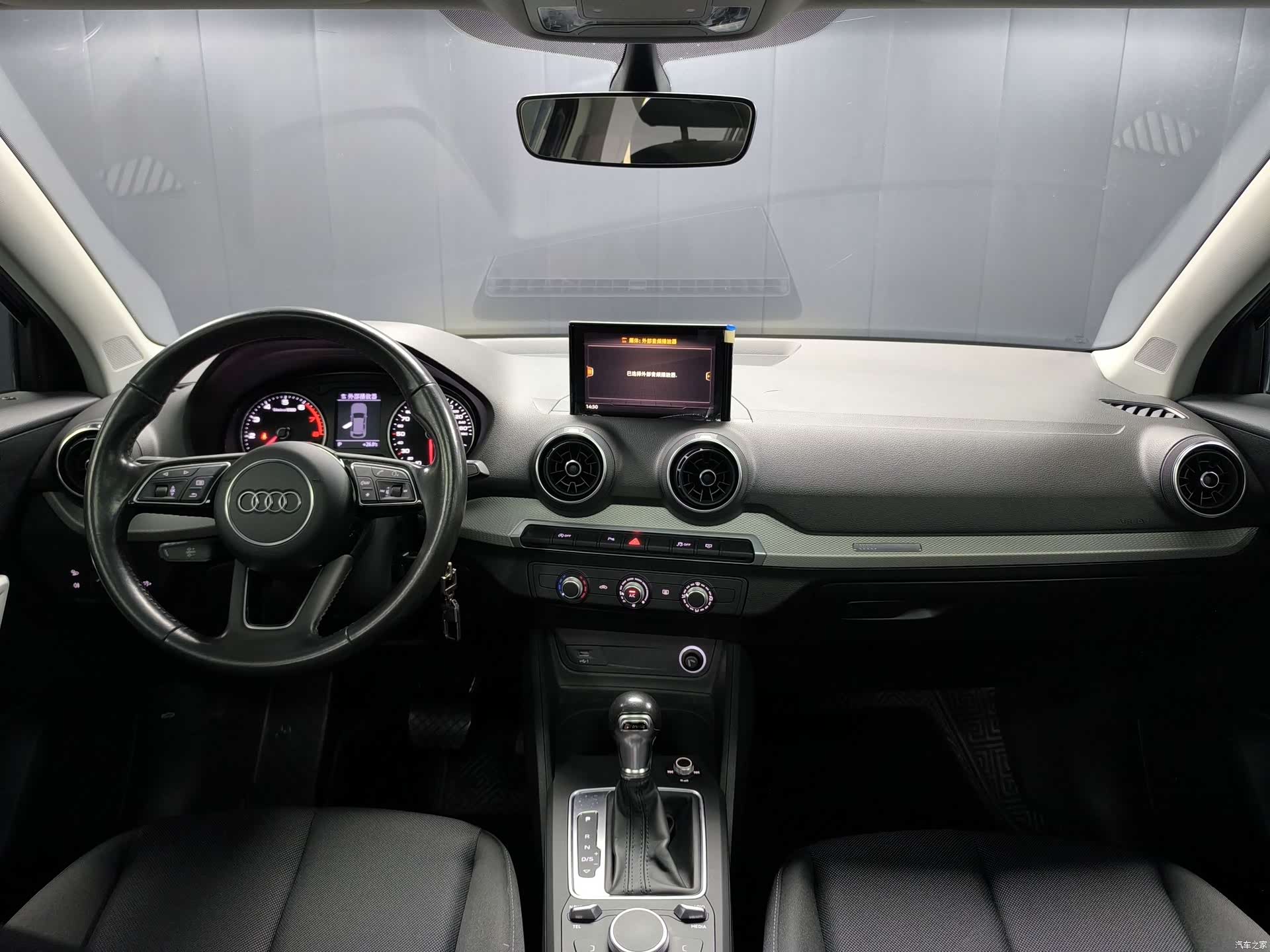 Audi Q2L, 2021 8