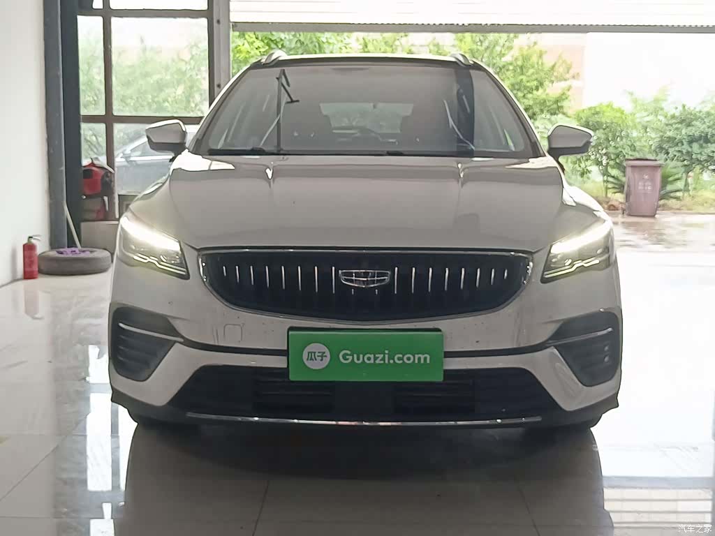 Geely Emgrand, 2022 3