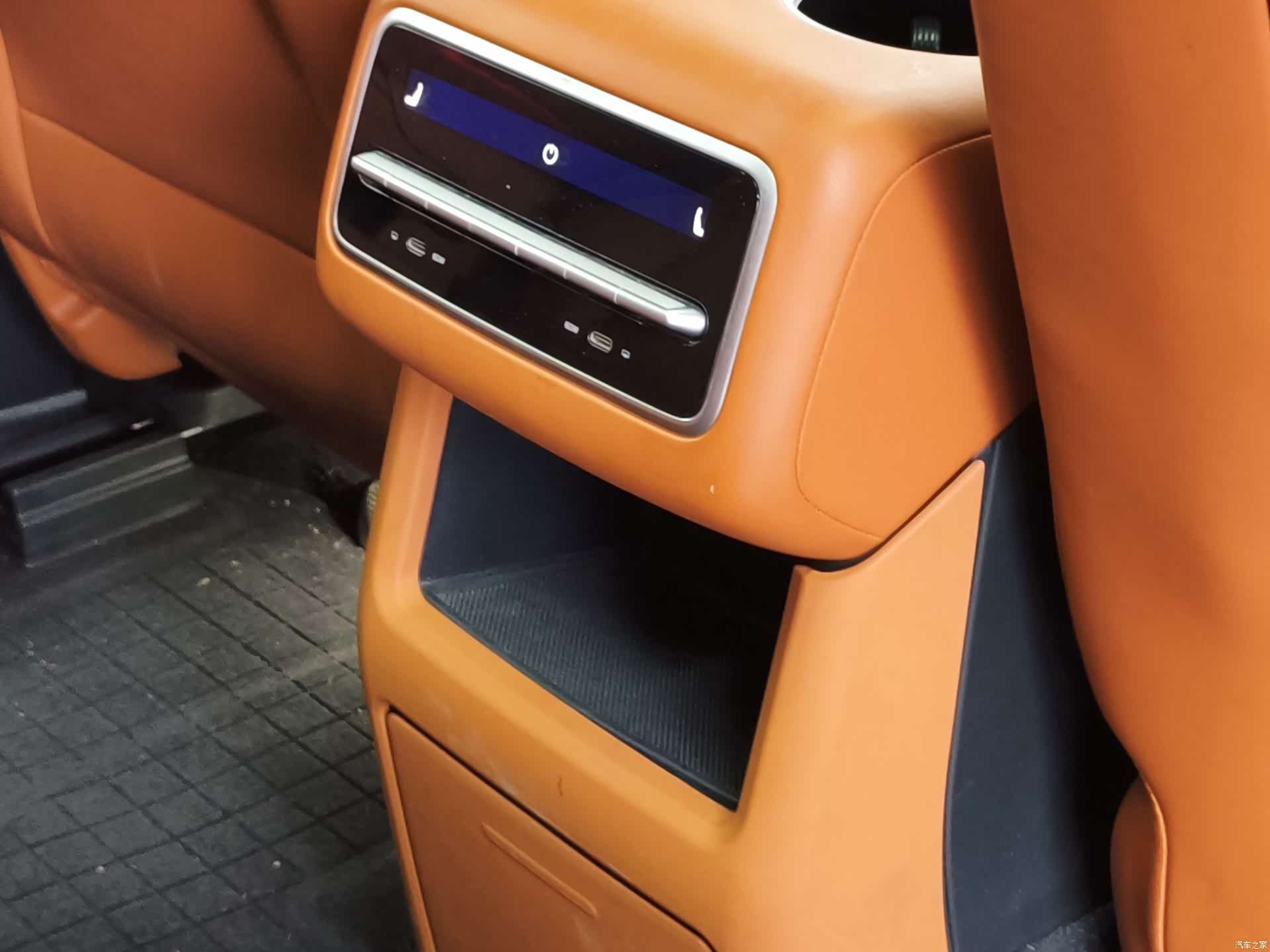 Li Auto L8, 2023 11