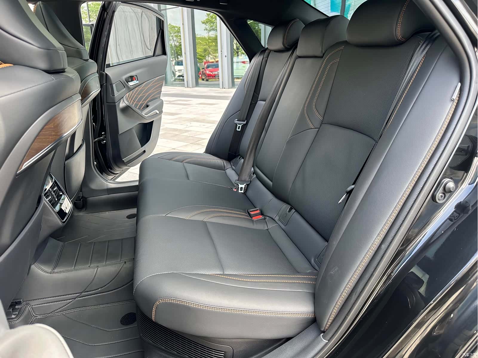 Toyota Avalon, 2025 10