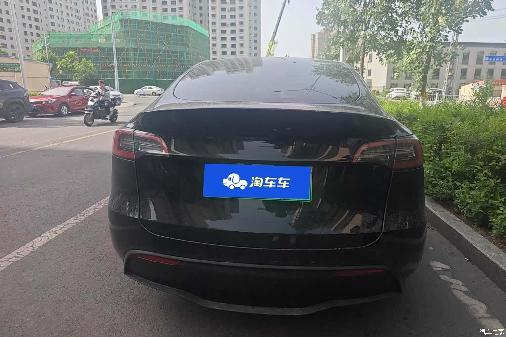 Tesla Model Y, 2023 4
