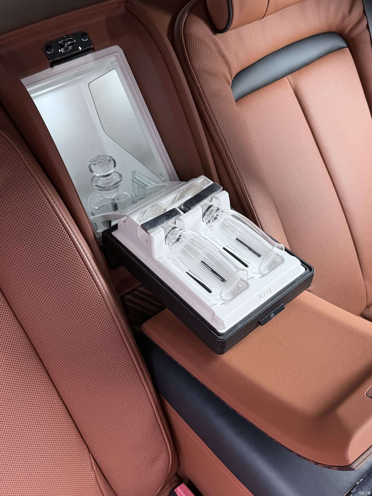 Rolls-Royce Cullinan, 2021 7