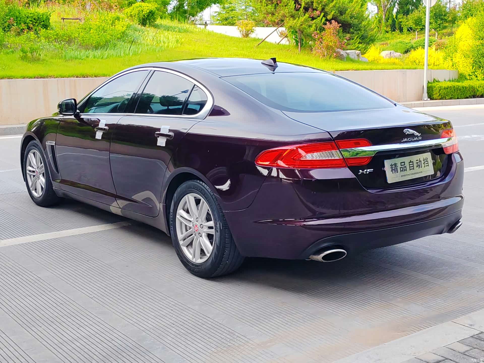 Jaguar XF, 2015 9