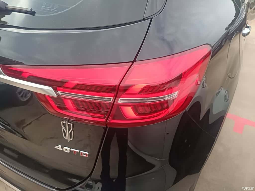 Hongqi HS5, 2023 8