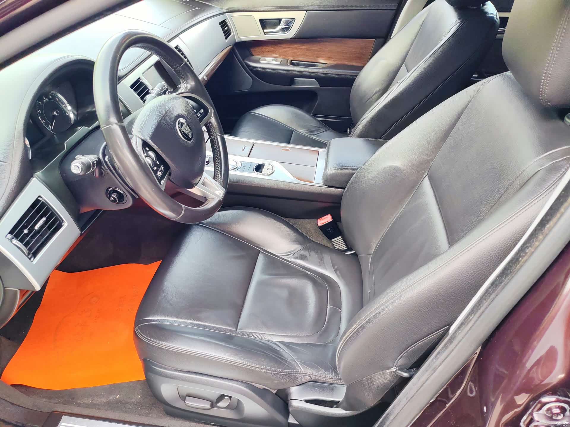 Jaguar XF, 2015 14