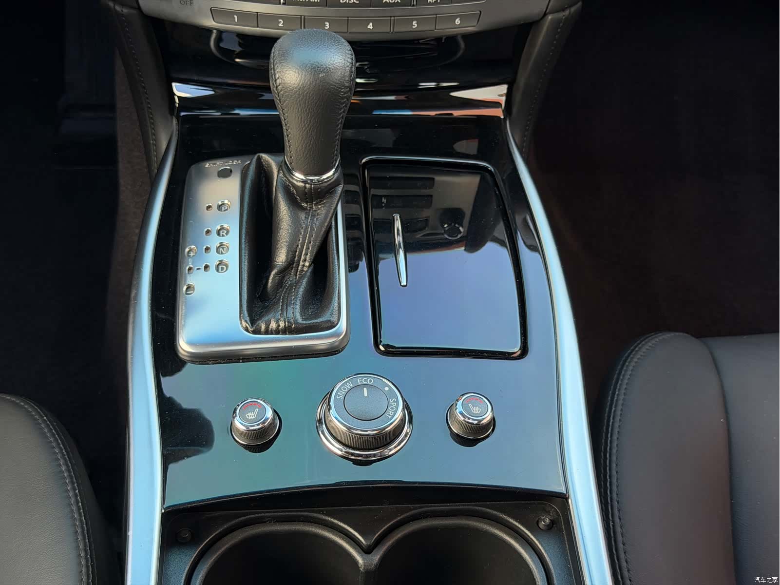 Infiniti Q70, 2016 30