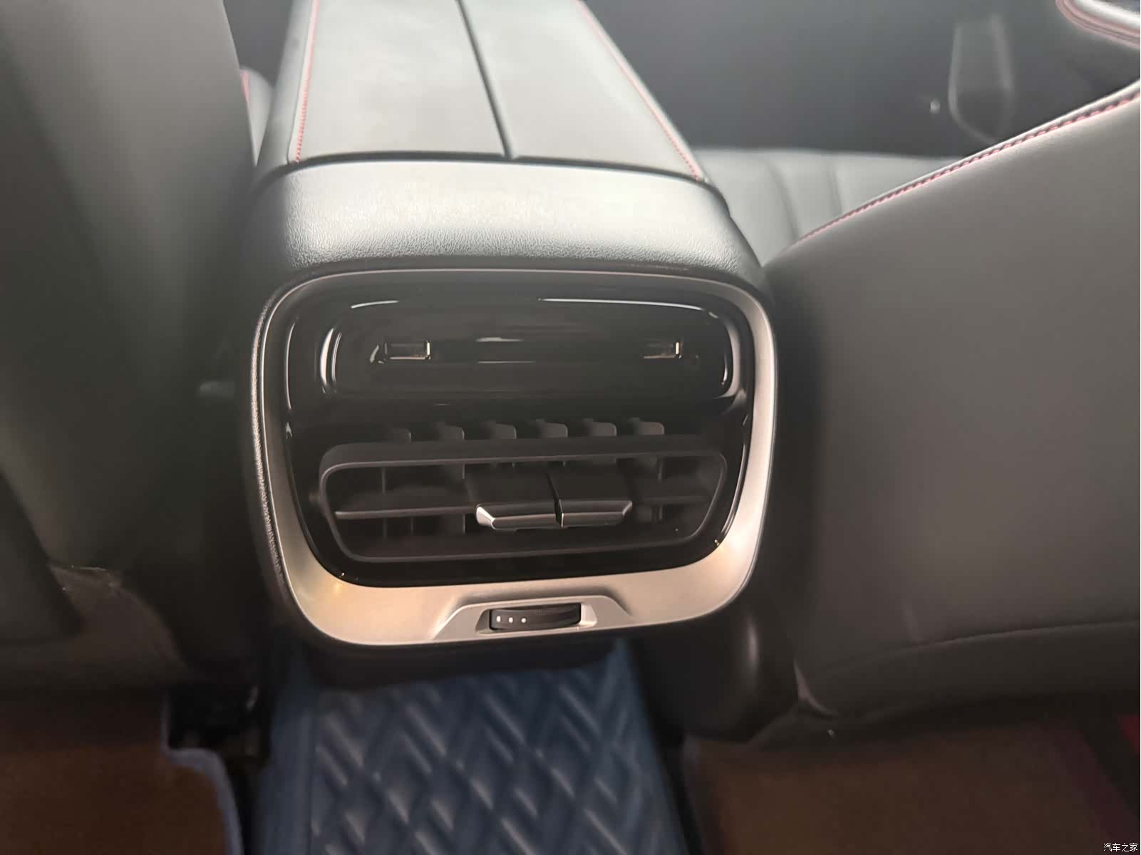 Xpeng P7, 2022 9