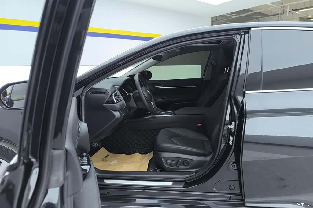 Toyota Camry, 2023 9