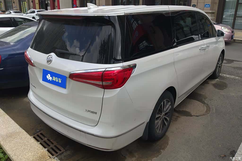 Buick GL8, 2017 3