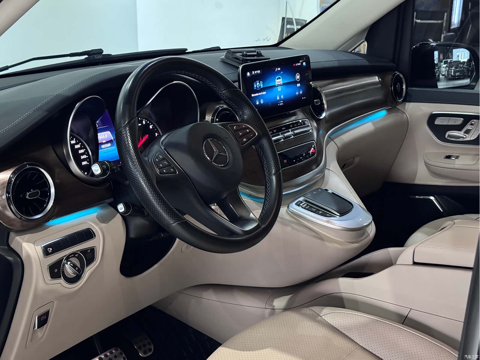Mercedes-Benz V-Class, 2022 17