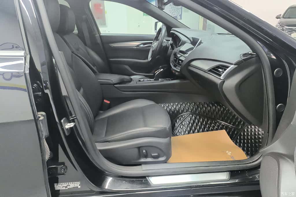 Cadillac CT5, 2022 8