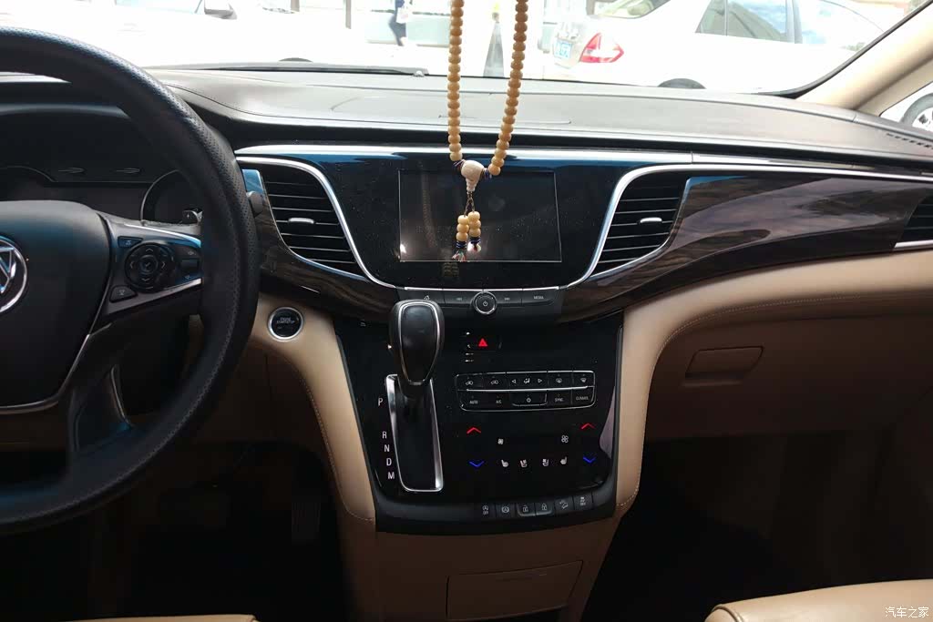 Buick GL8, 2017 13