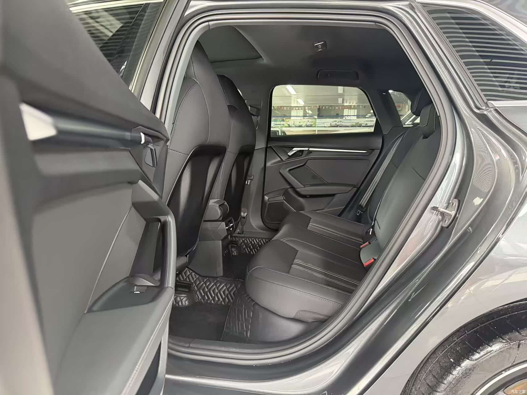 Audi A3, 2023 все фото