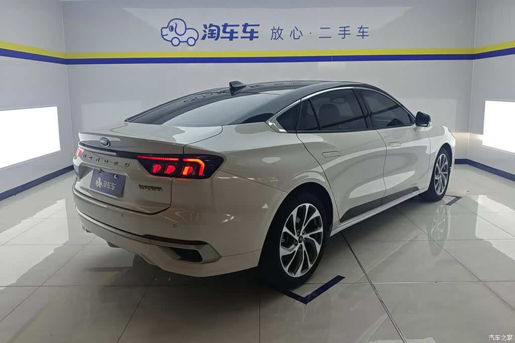 Ford Mondeo, 2024 3