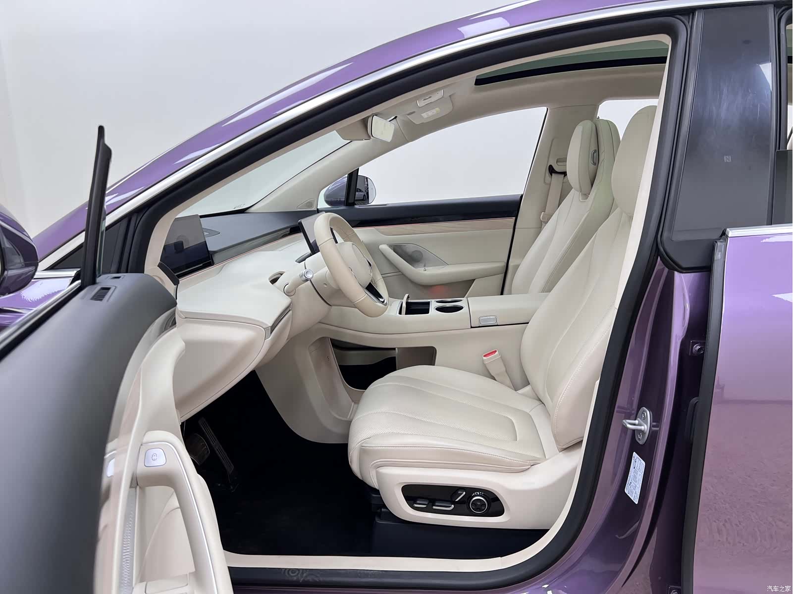 Luxeed R7, 2025 16