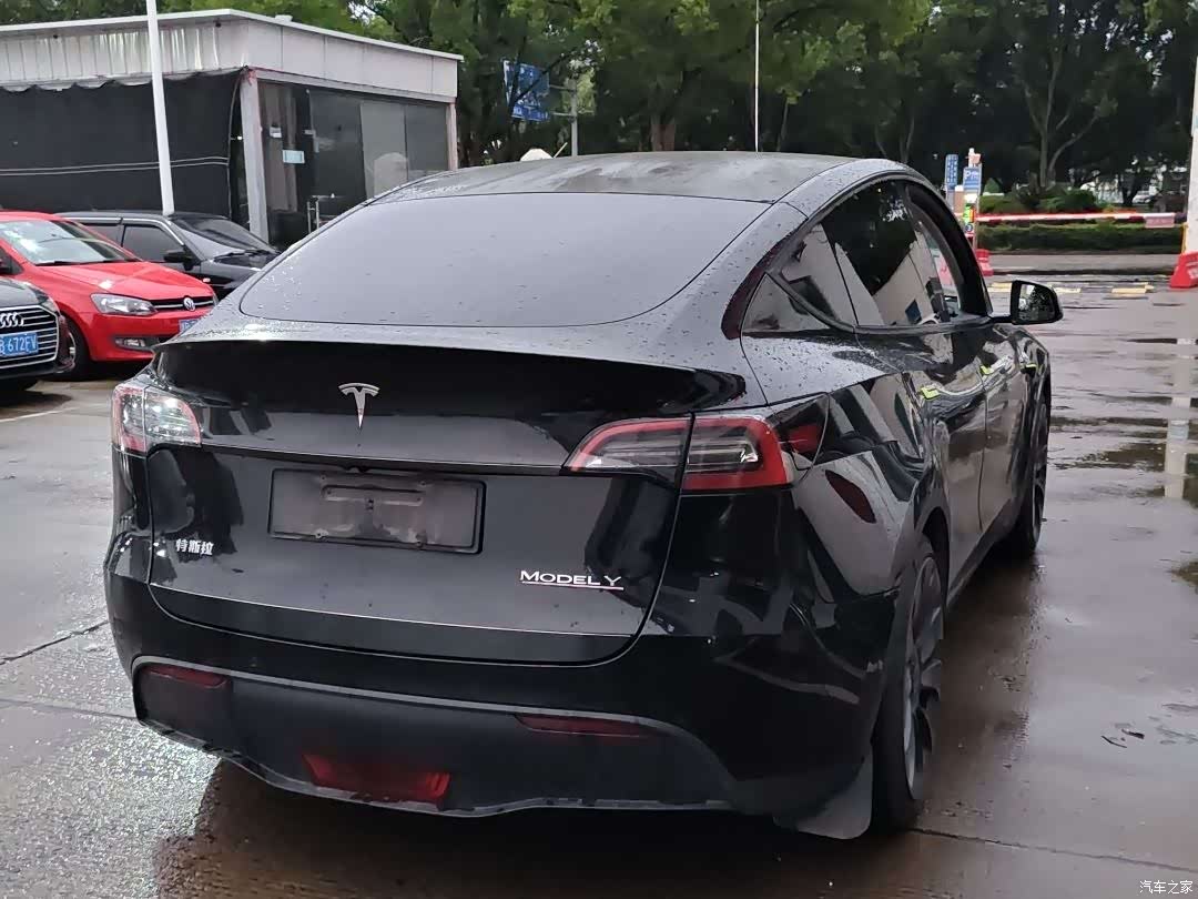 Tesla Model Y, 2022 16