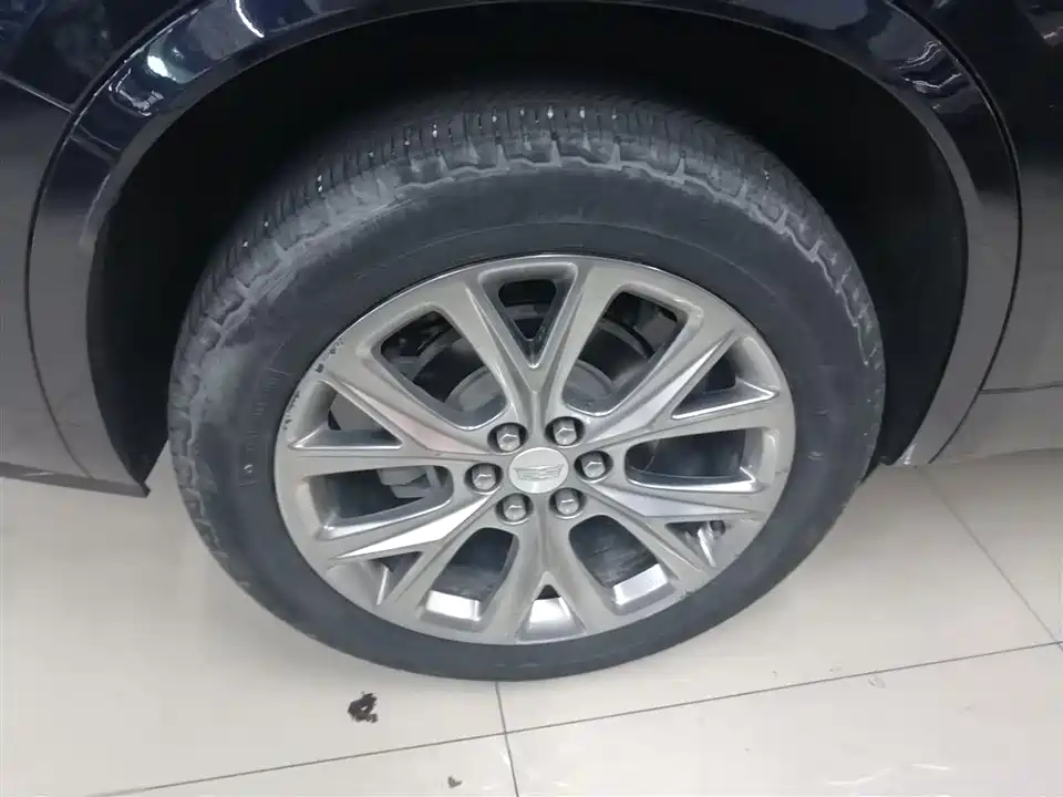 Cadillac XT6