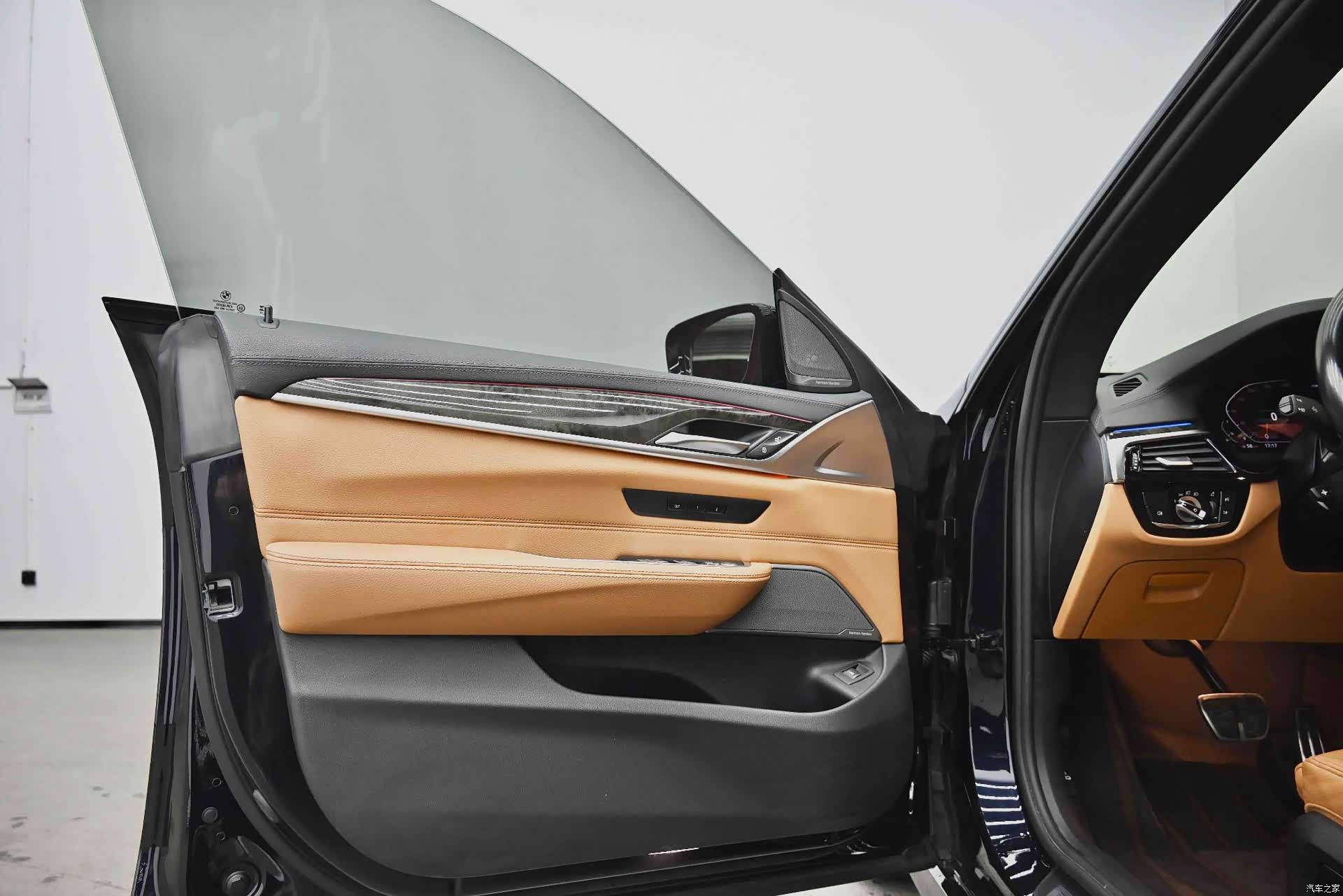 BMW 6 Series GT, 2024 14