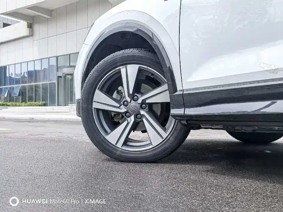 Audi Q2L Audi Q2L