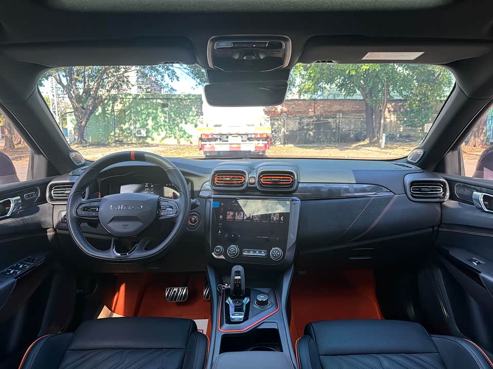 Lynk & Co 02 Hatchback