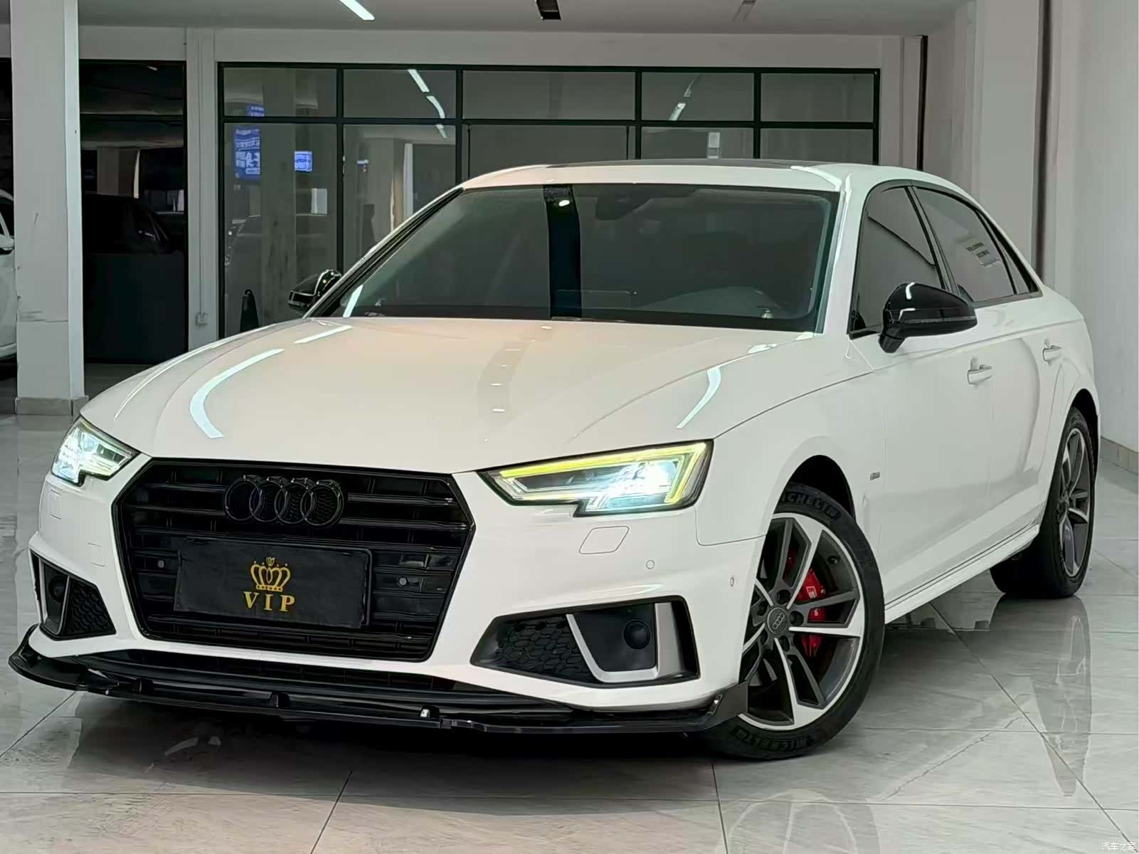 Audi A4L, 2019 3