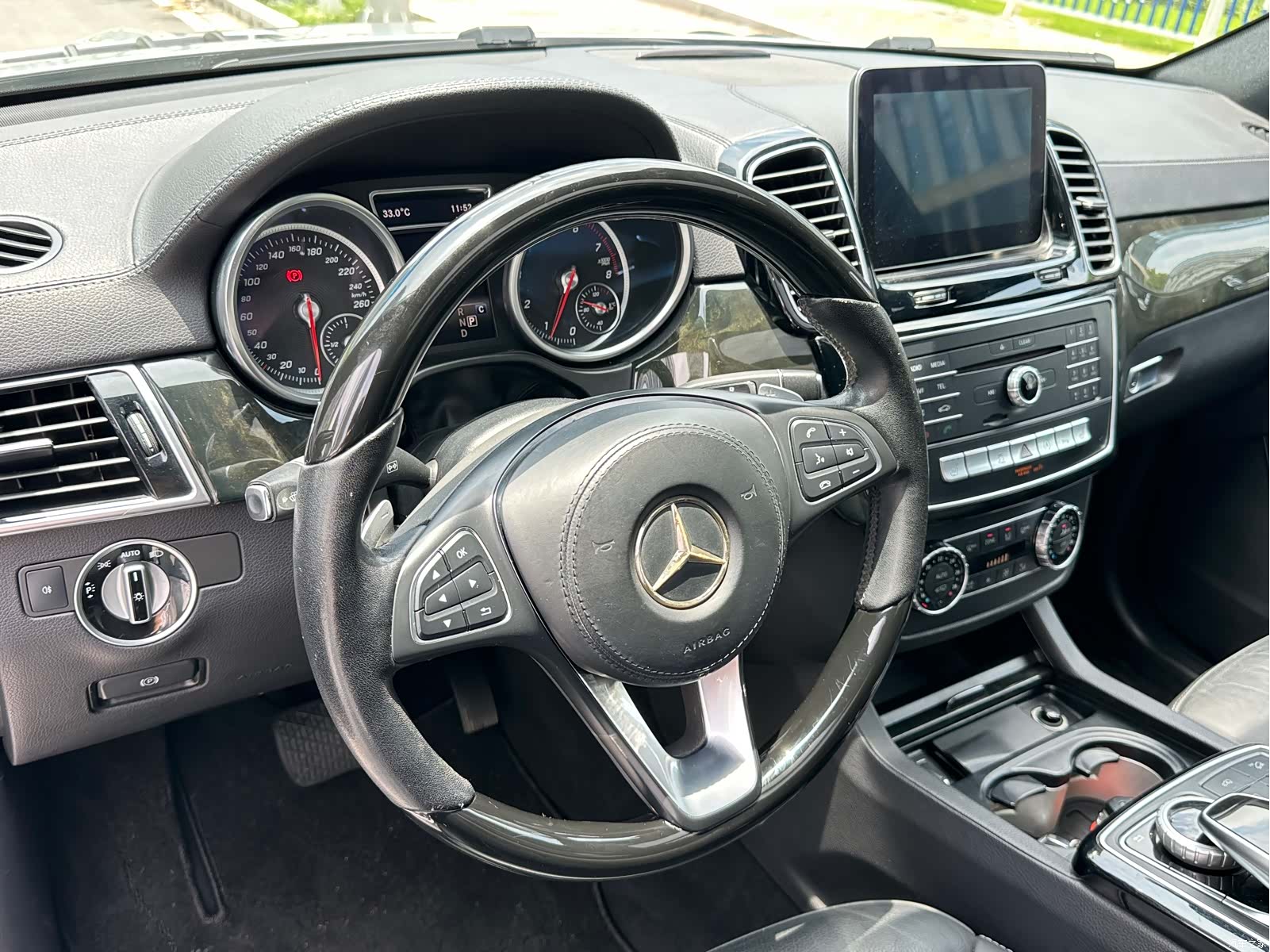 Mercedes-Benz GLS, 2018 8