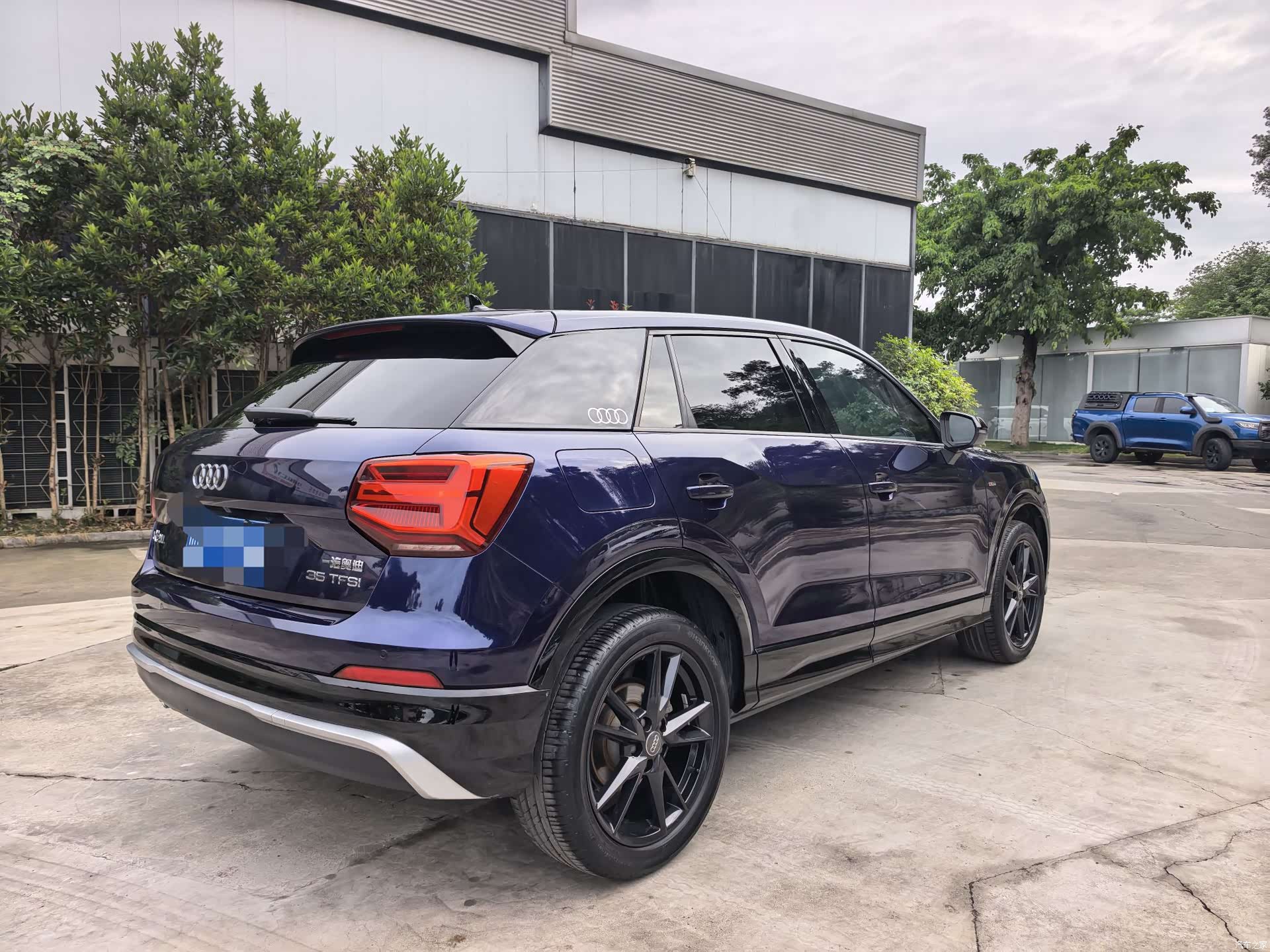 Audi Q2L, 2020 все фото