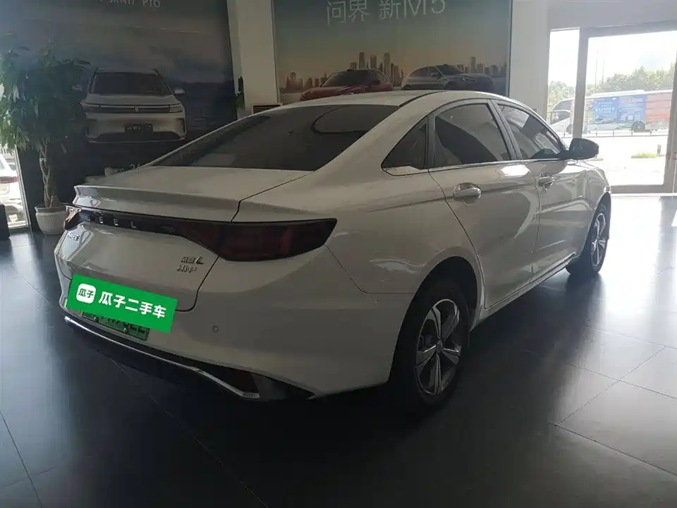 Geely Emgrand L HiP Geely Emgrand L HiP