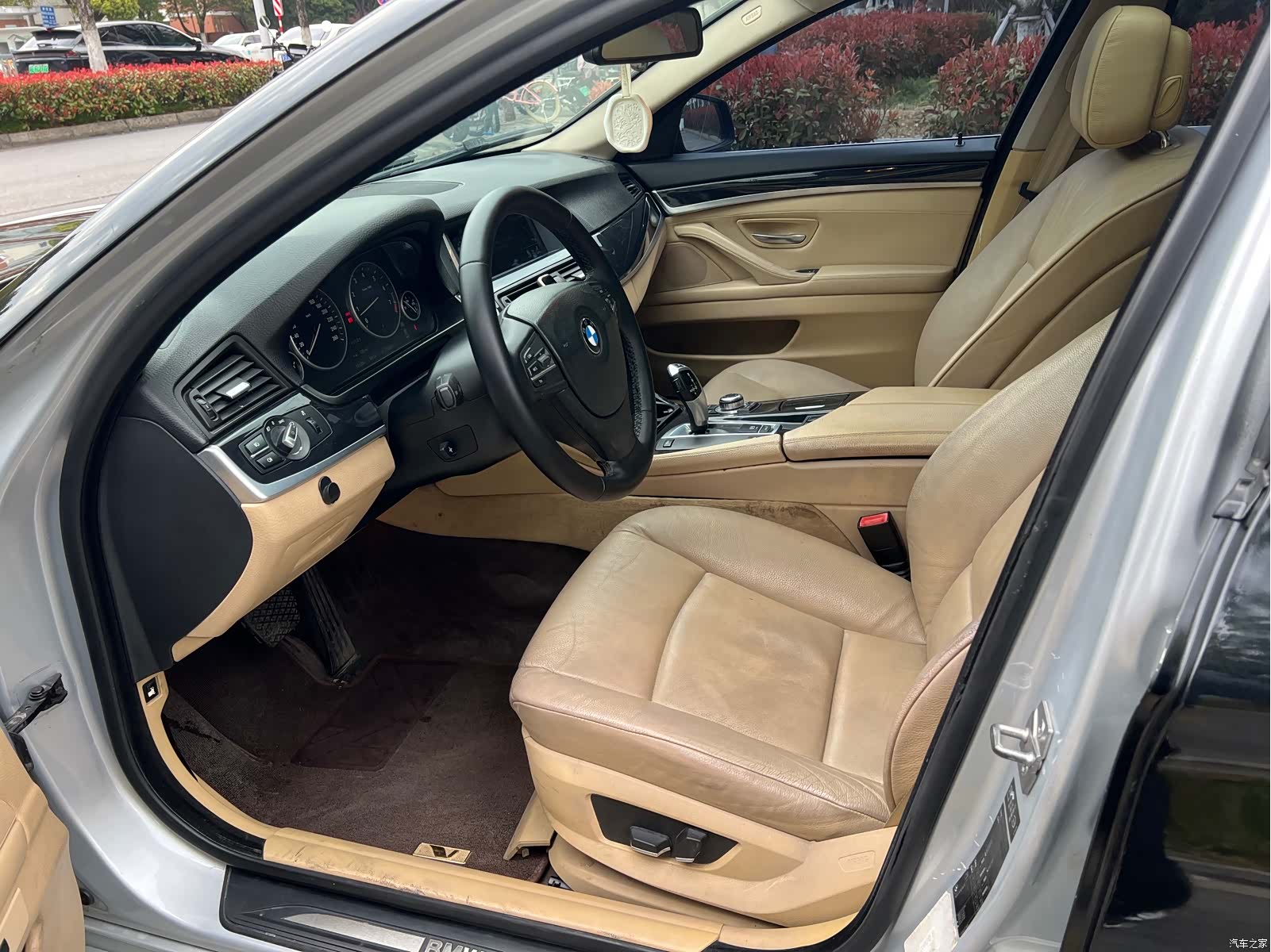 BMW 5 Series, 2012 9