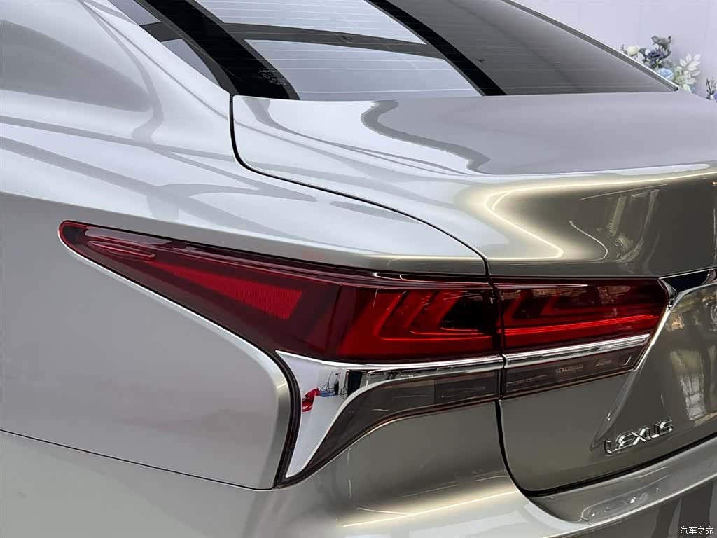 Lexus LS, 2020 10