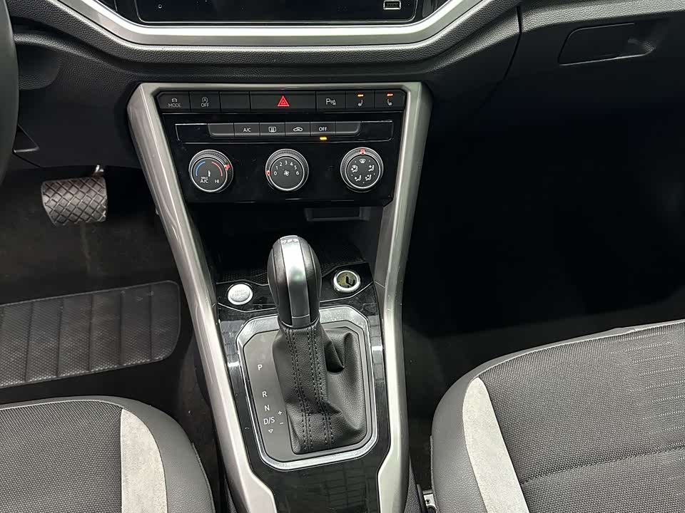 Volkswagen T-ROC exploring Songs