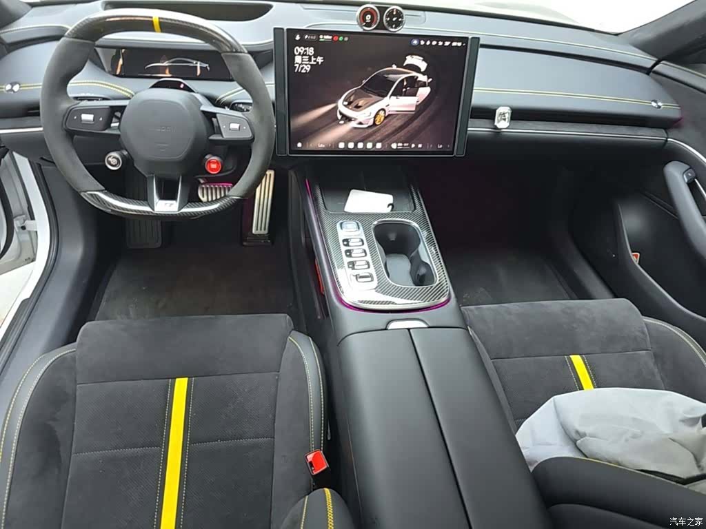 Xiaomi SU7, 2025 10