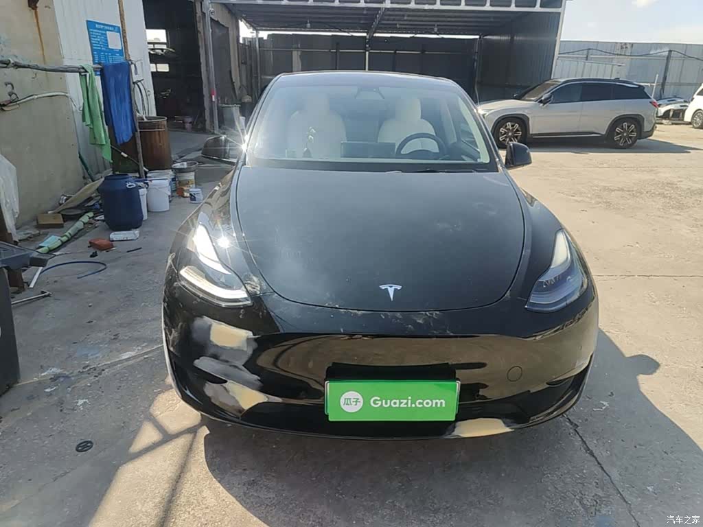 Tesla Model Y, 2022 3