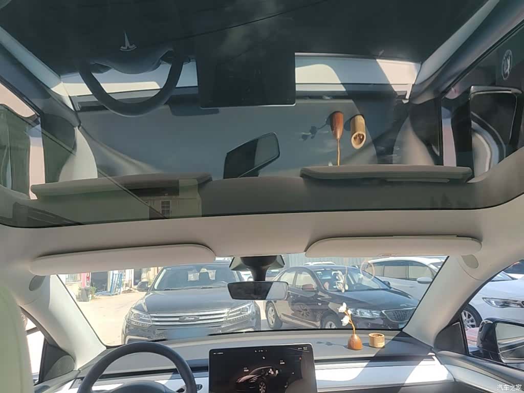 Tesla Model Y, 2022 18