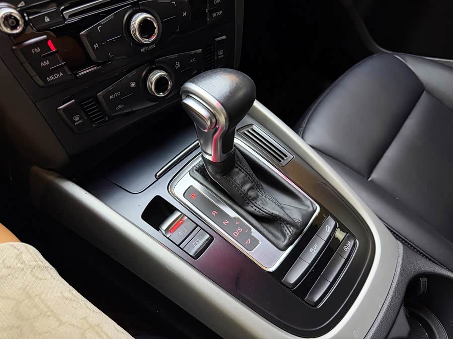 Audi Q5 2016, фото 19