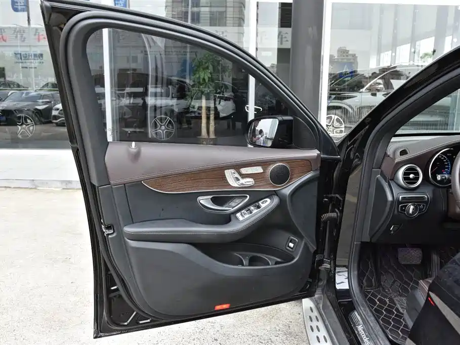 Mercedes-Benz GLC Mercedes-Benz GLC