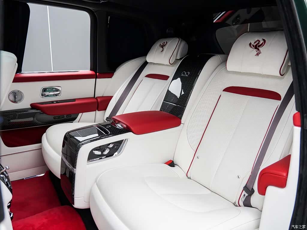 Rolls-Royce Cullinan, 2022 13
