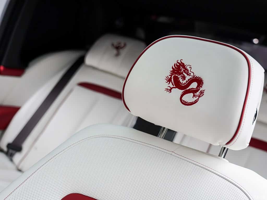 Rolls-Royce Cullinan, 2022 15