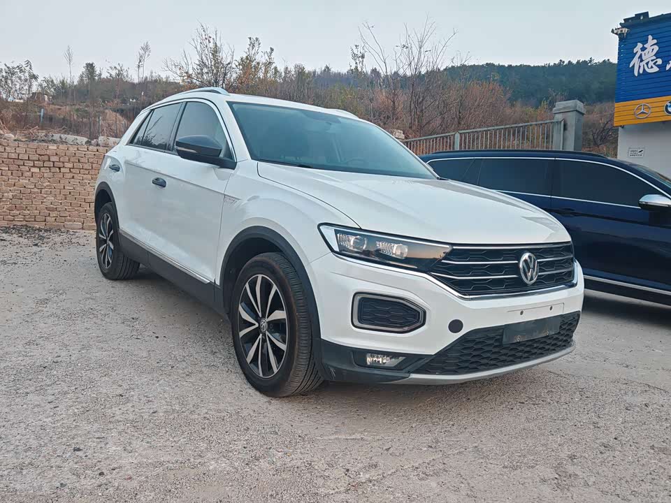 Volkswagen T-ROC exploring Songs