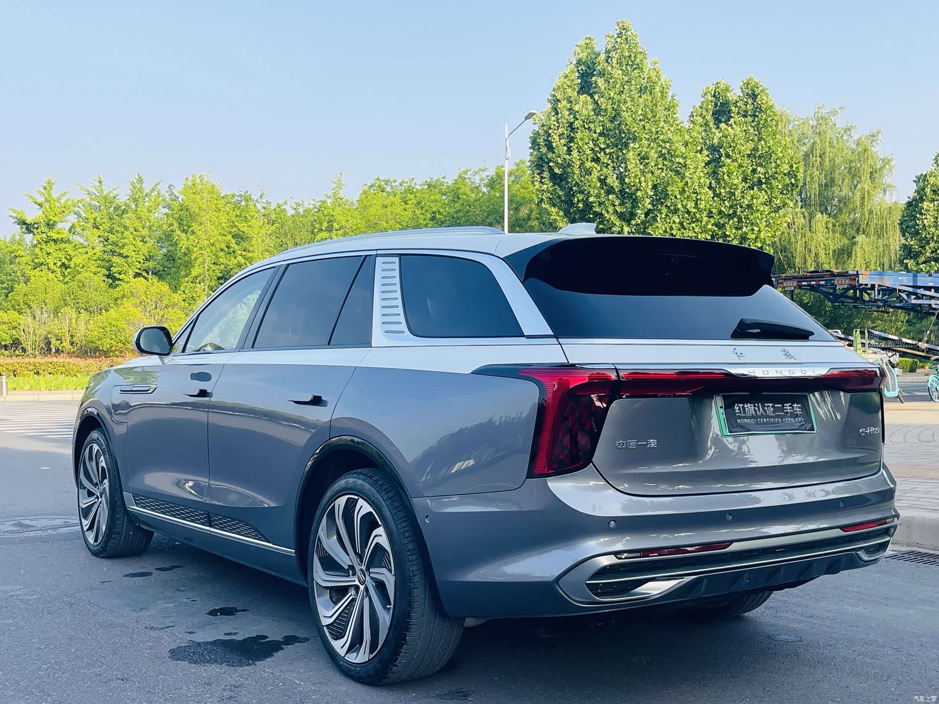 Hongqi E-HS9, 2023 24