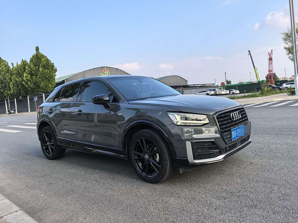 Audi Q2L Audi Q2L