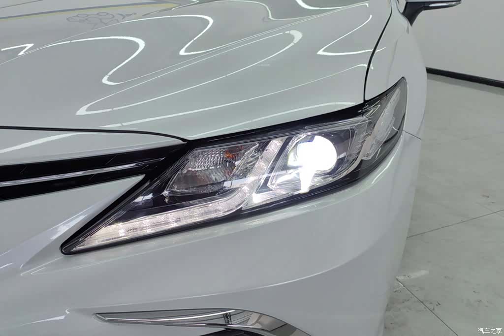 Toyota Camry, 2023 все фото