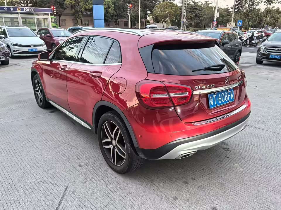 Mercedes-Benz GLA