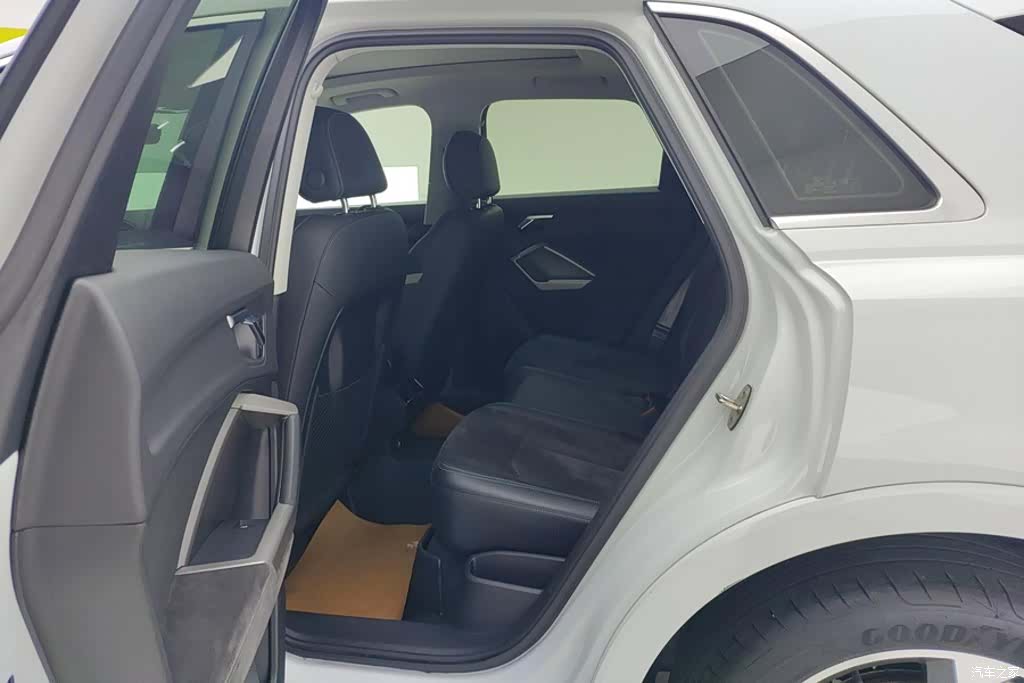 Audi Q3, 2021 11