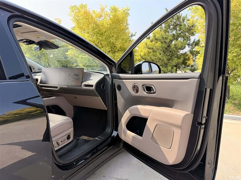 Li Auto i8, 2026 6