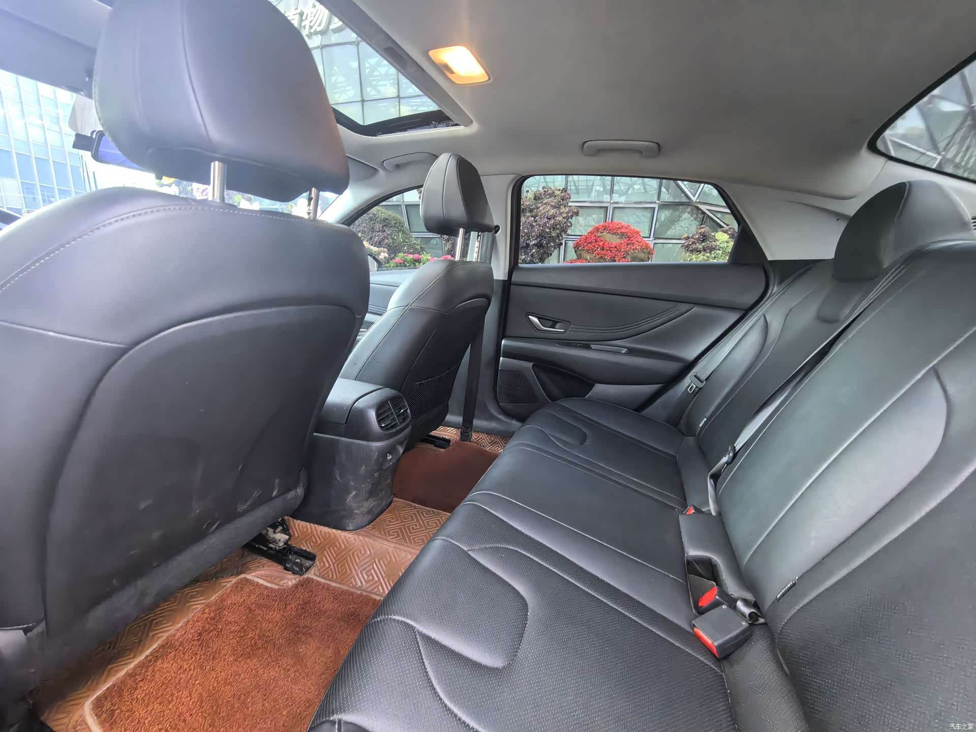 Hyundai Elantra, 2022 10
