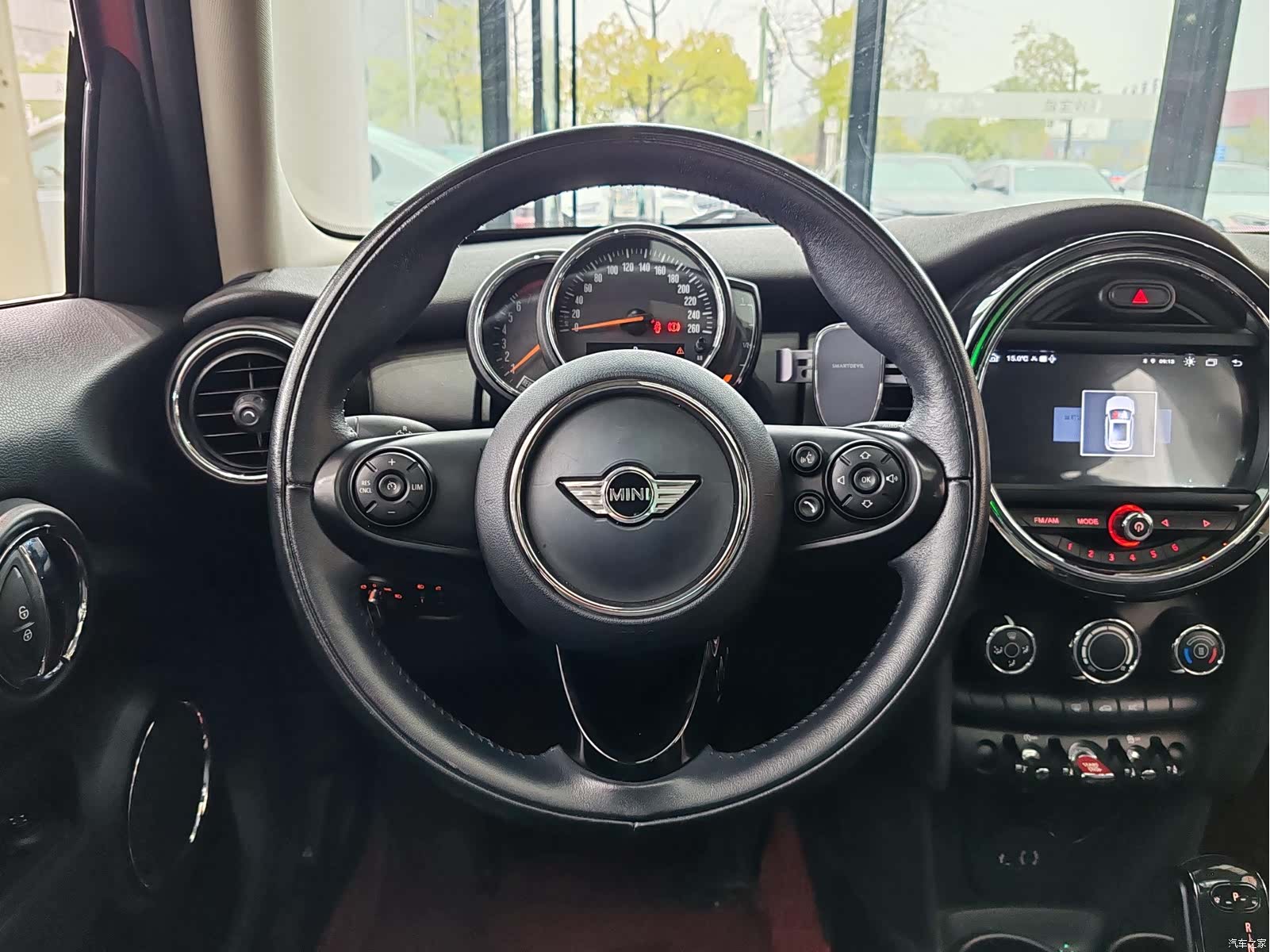 Mini ONE, 2018 14