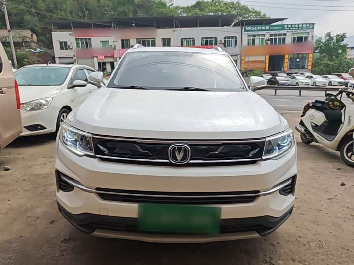 Changan CS35PLUS 2019 1.6L МКПП chang lian ban