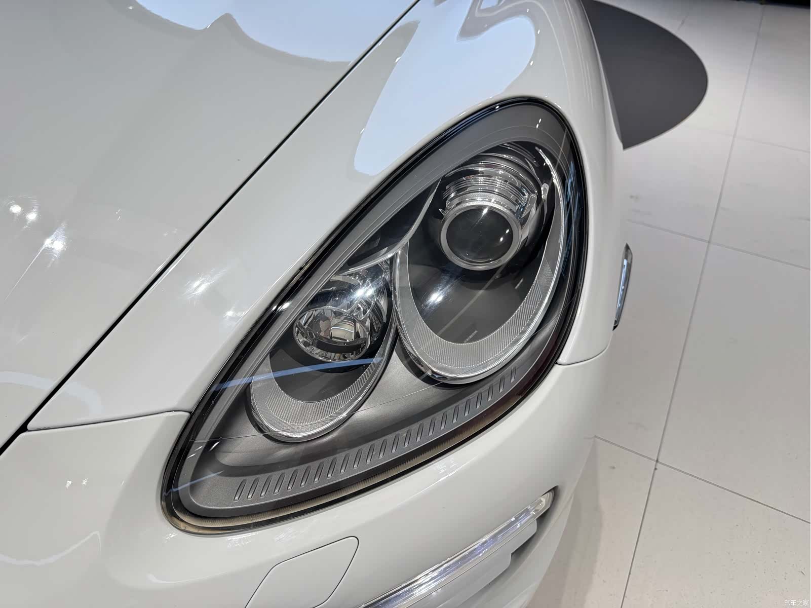 Porsche Cayenne, 2012 11
