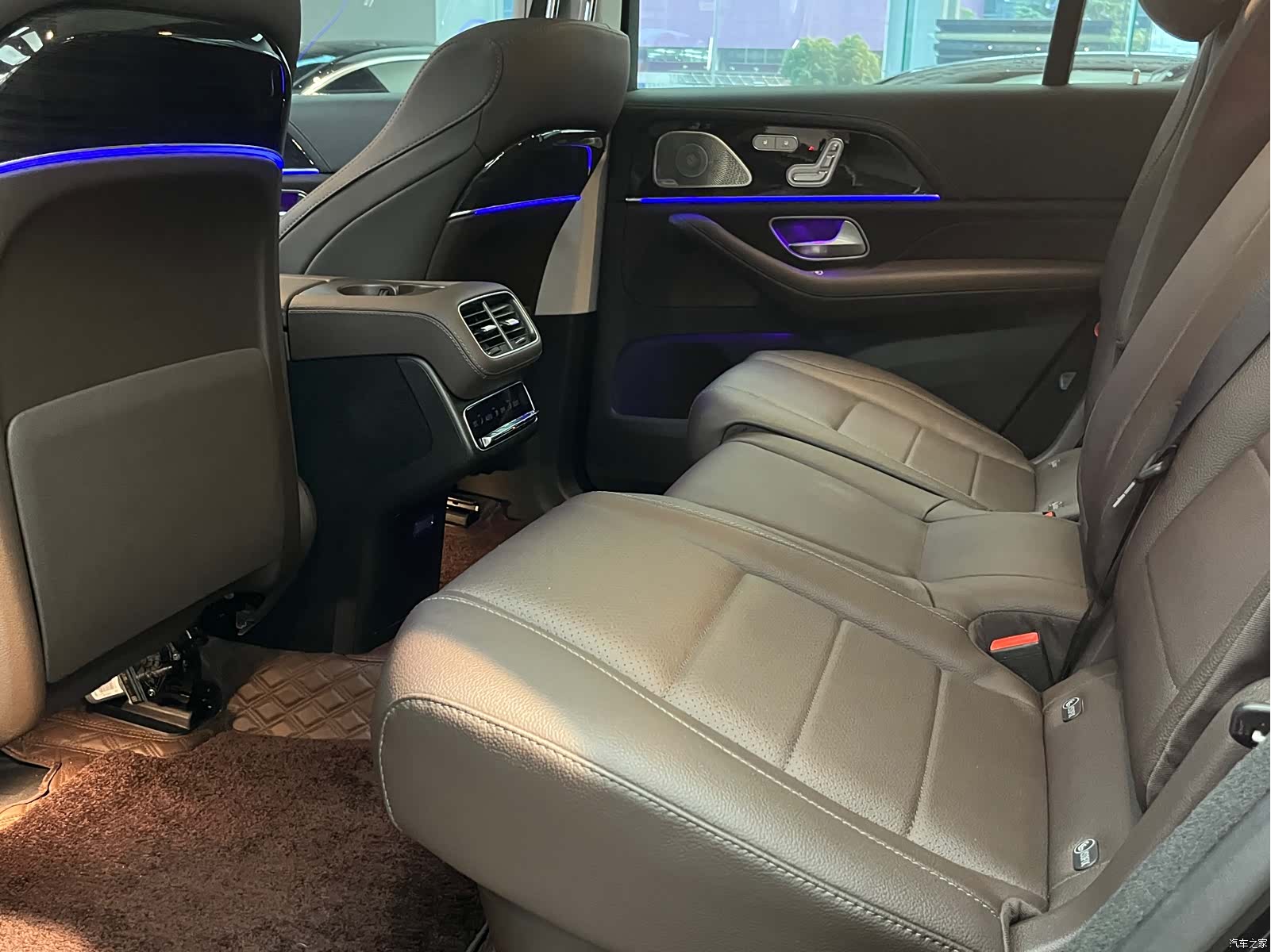 Mercedes-Benz GLS, 2024 9